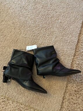 New Black Slouchy Kitten Pointed-Toe Ankle Boots size 9